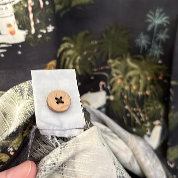 🎅🏻🏝️RARE TOMMY BAHAMA PENGUIN CHRISTMAS HOLIDAY BUTTON DOWN NWOT EXCELLENT COND. - Picture 7 of 8